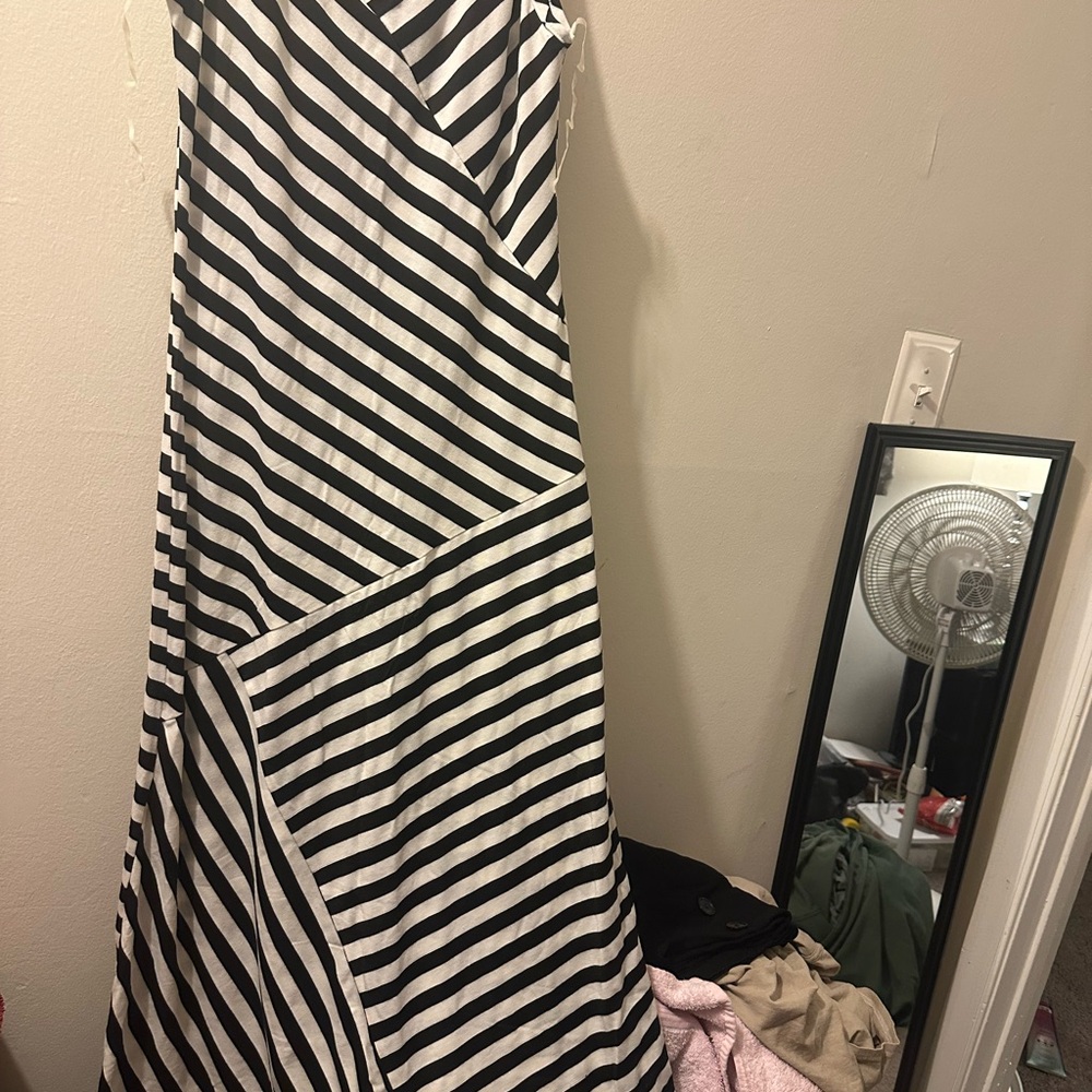Charlotte Russe Monochrome Chevron Dress